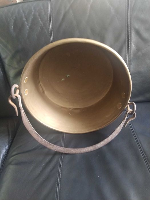 Antiga panela, tacho, caldeira, em cobre, grandes dimensões