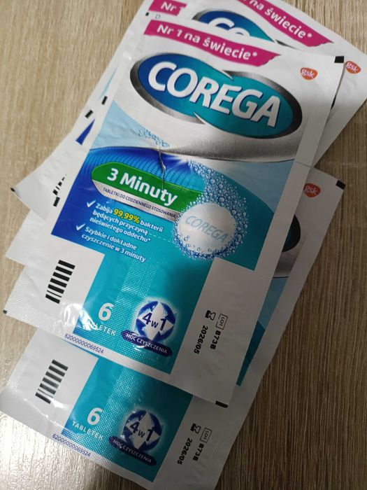 Tabletki Corega do protez zębowych