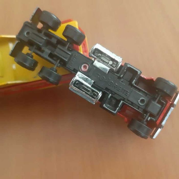 Majorette Super Movers 611 Rocket Magic Circus Semi-circus Trailer