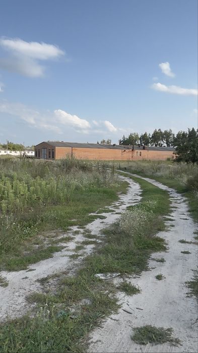 Здается приміщення в оренду 1600 квадратів