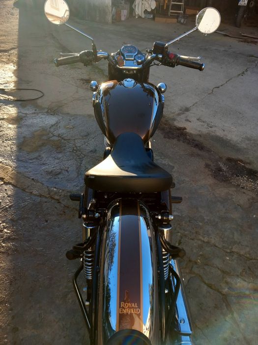 Royal Enfield 2023 – 1.200 km – Excelente  2 bancos de oferta