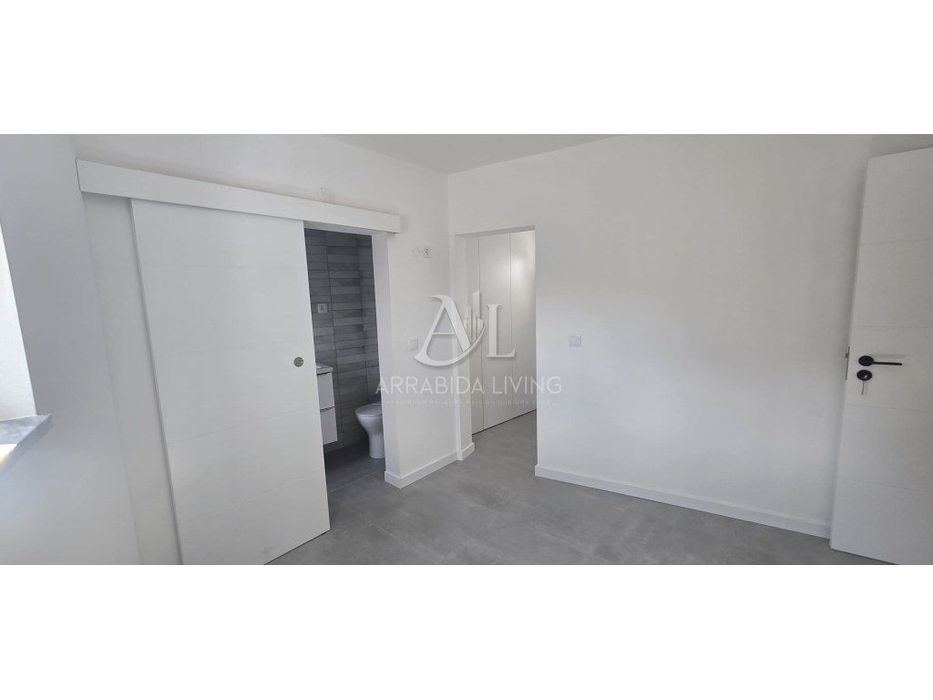 Moradia T2 Remodelada com Vista Rio em Zona Premium