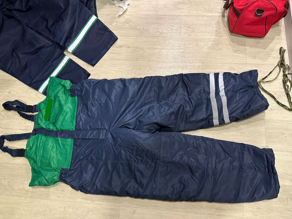 Продам комбинезон, зимнюю куртку, рабочая форма размер 66, 52 комплект