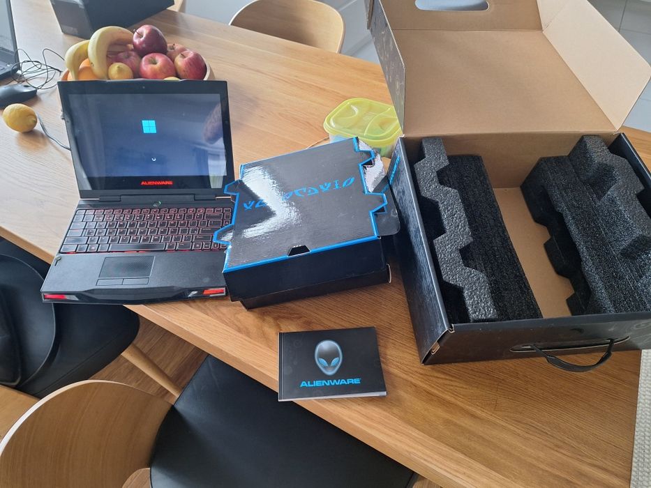 Alienware m11 notebook