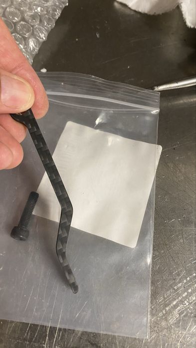 Guia anti-queda corrente em carbono