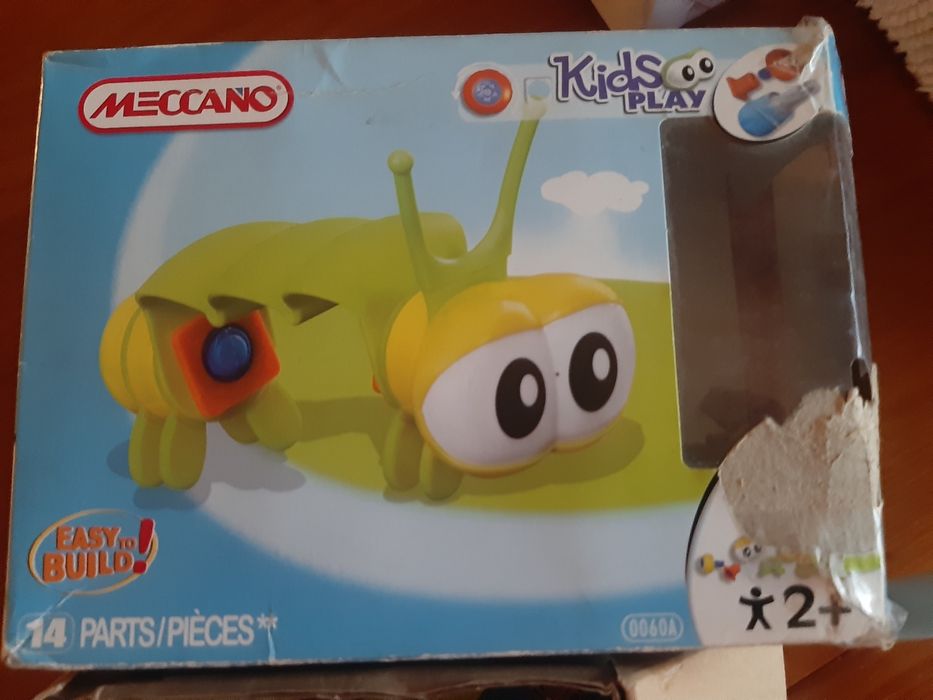 Boneco Meccano minhoca