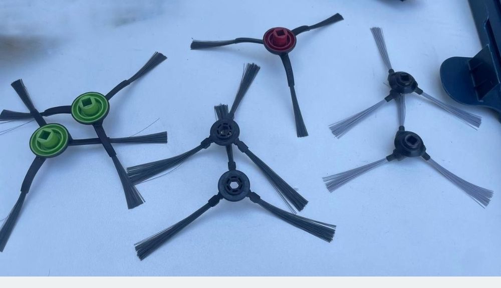 Бічна щітка для робота-пилососа Ecovacs Deebot OZMO Yeedi