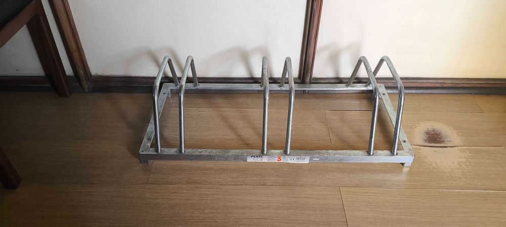 Suporte de chão para 3 bicicletas