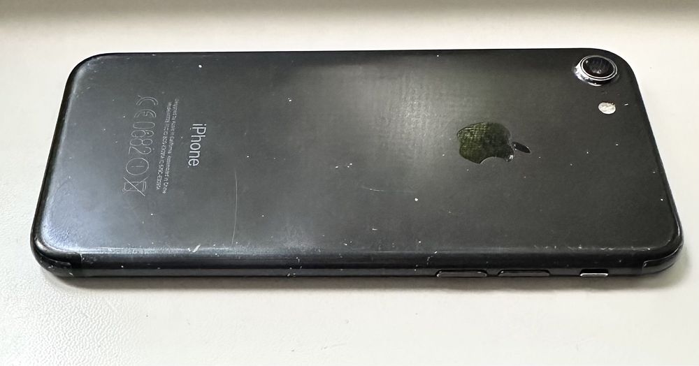 iPhone 7 32gb black, батарея 75%