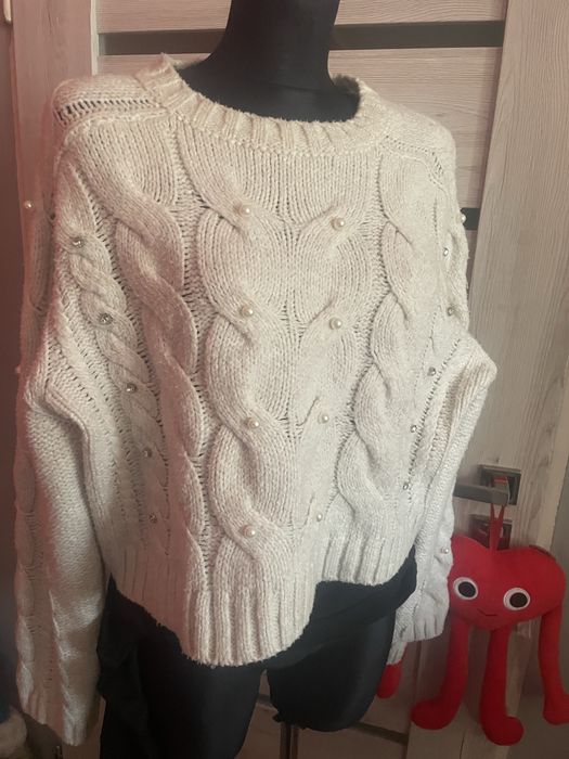 Piękny sweter z perełkami s/m 36/38