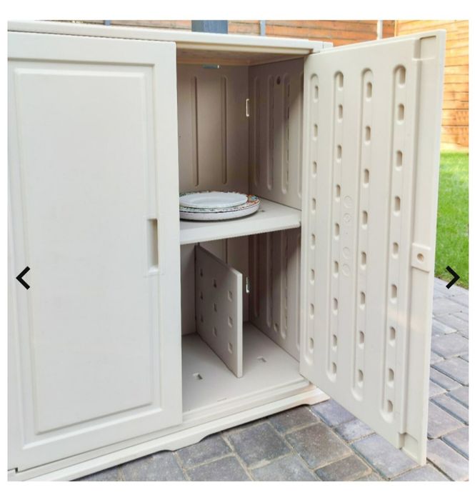 Садові меблі. Пластикові тумби шафи дверцята