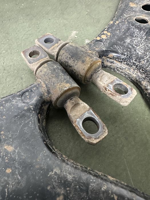 Передні важелі Toyota/Lexus