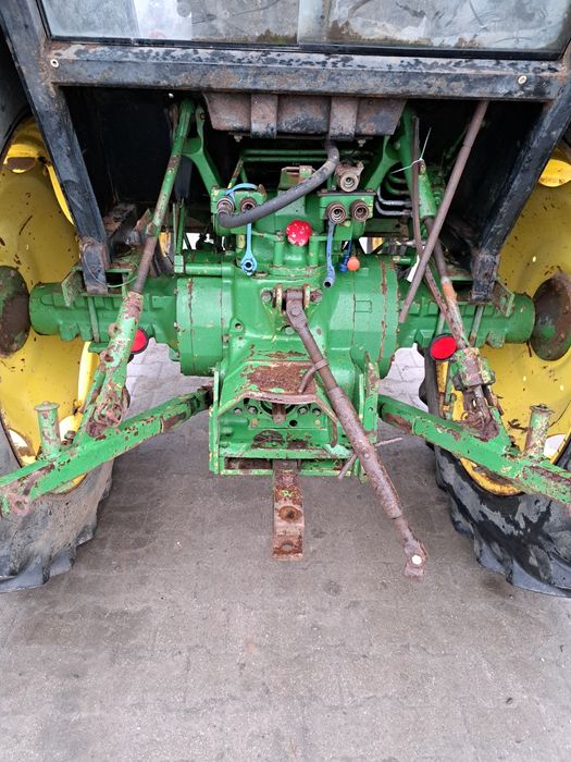 Ciągnik John Deere 2130 z ładowaczem czołowym Quicke