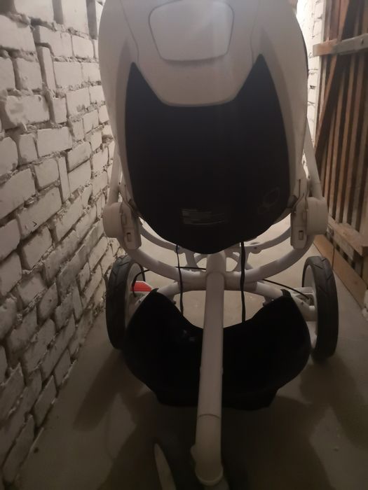 Sprzedam wózek spacerowy i gondola  uinny moodo