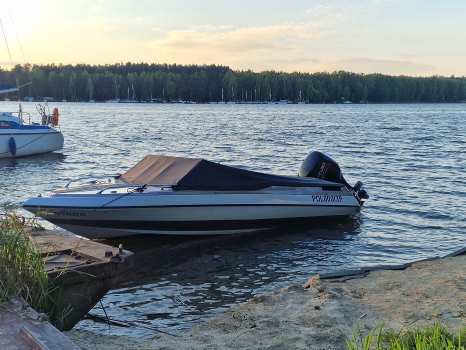 Na sprzedaż motorówka Glastron V180 po remoncie