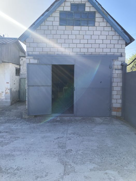 Продаж нового будинку в центрі смт Макарів