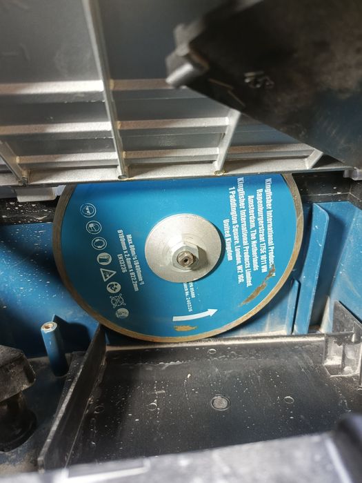 Przecinarka do glazury na wodę