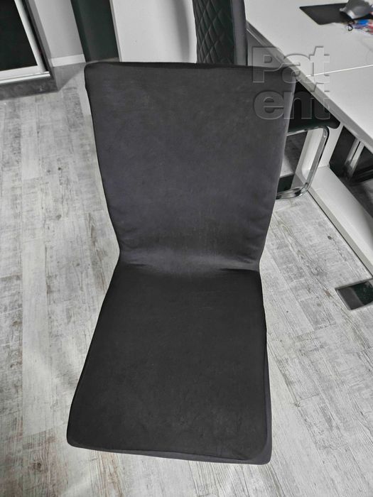 Czarne uniwersalne elastyczne pokrowce na krzesła 4 sztuki komplet