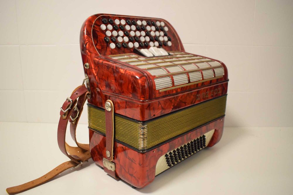 Acordeao Hohner Picolo  2 Voz.  N. 243
