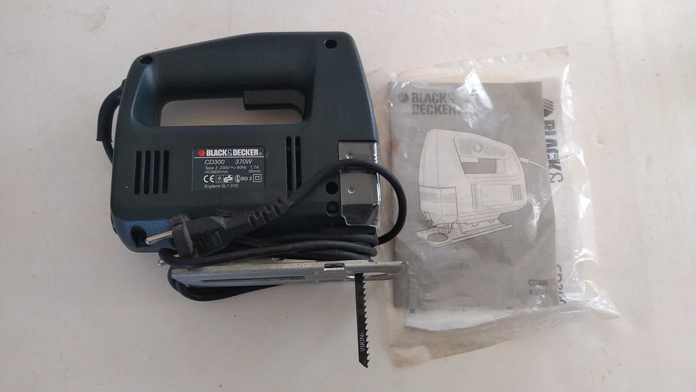 Serra tico-tico Black Decker, como NOVA!