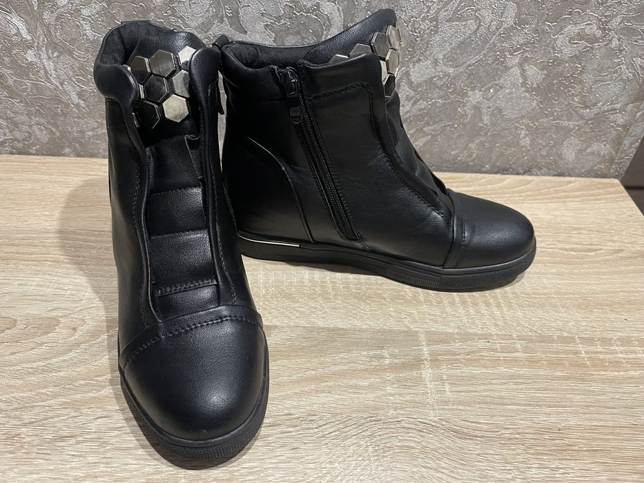 Снікерси ботильони