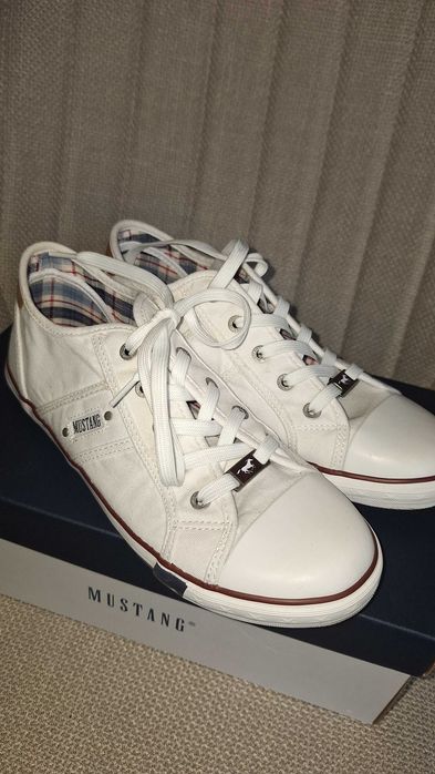 Trampki Mustang białe rozmiar 39