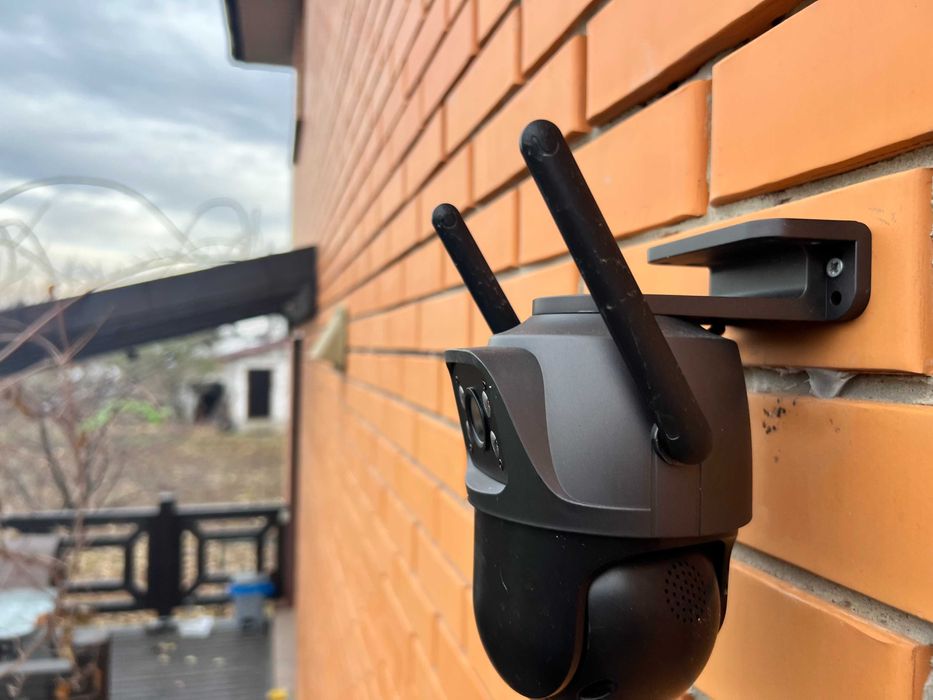 Поворотна подвійна wi fi. Нова  камера 8мр якість  UHD
