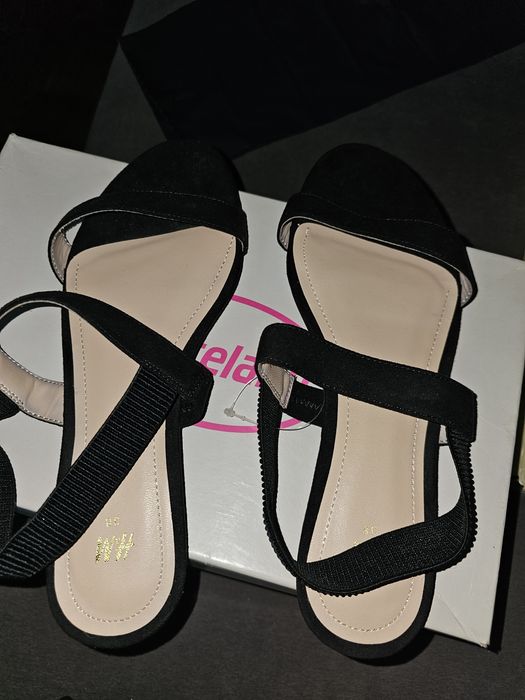 Buty czarne sandały