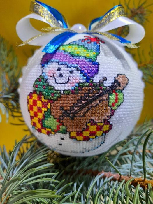 Іграшки новорічні вишиті