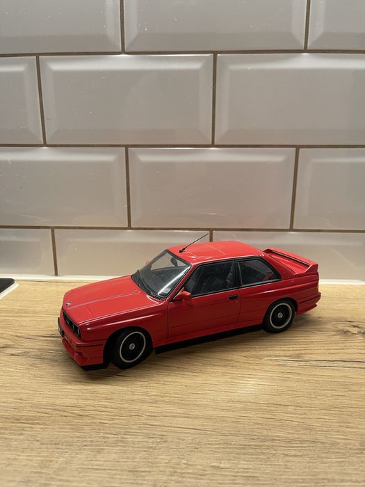 Autoart BMW M3 E30 1:18 stan bardzo dobry minichamps otto norev bbr cmc