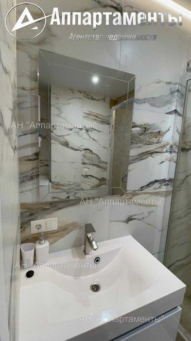 Продам 2к.кв. новострой ЖК Рогатинский, дизайн. ремонт, метро Ц-Рынок