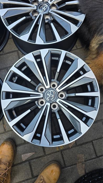 Nowe, oryginalne felgi Toyota 17” 5x114,3 ET40