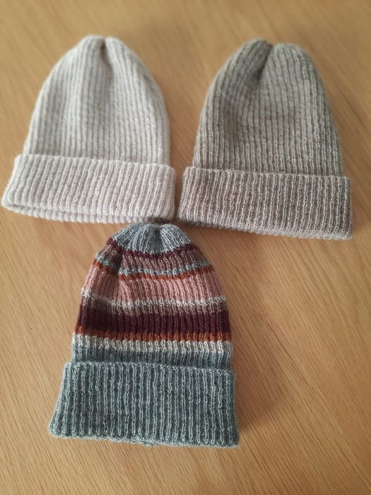 Rekodzielo,czapki ręcznie dziargane