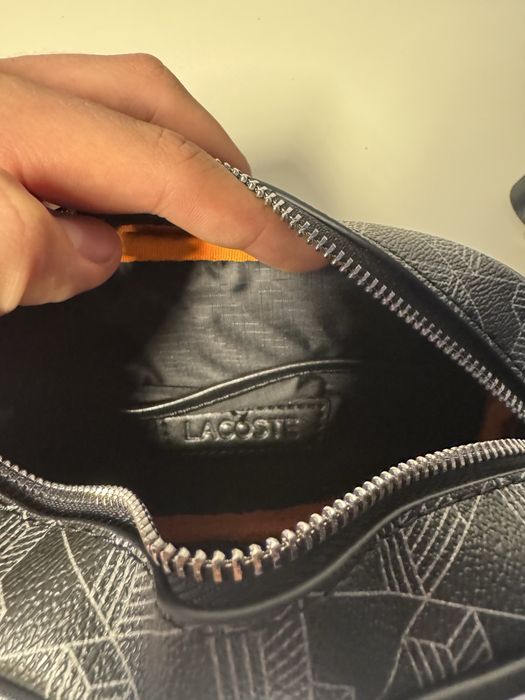 Czarna nerka lacoste