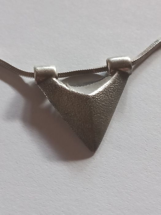 Srebrny łańcuszek z zawieszką- wyrób polski