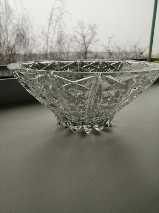 Вазы хрустальные большие.