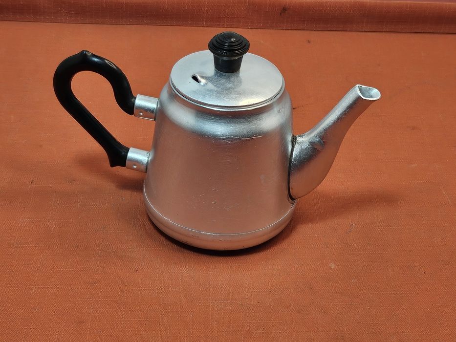 stary radziecki imbryk aluminiowy 0,5l bakelit prl vintage