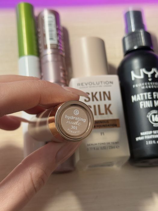 Косметика ВСЕ РАЗОМ+вії з клеєм