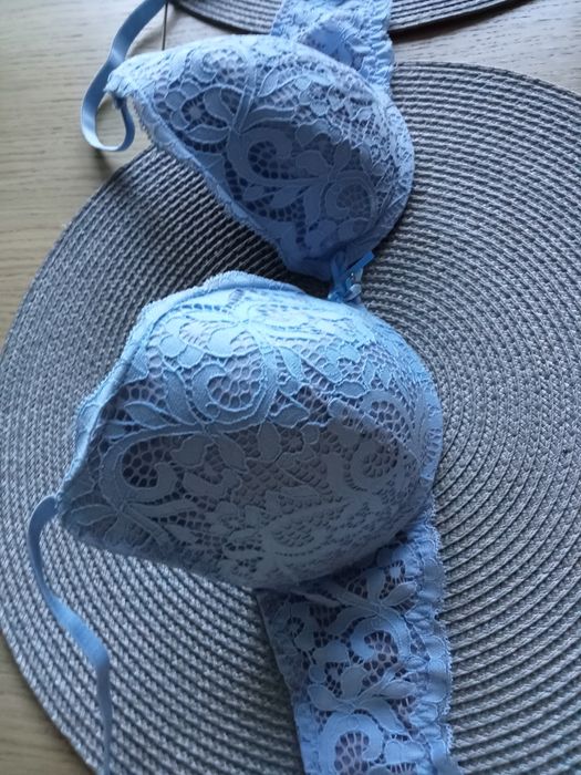 Biustonosz push up nowy 75C