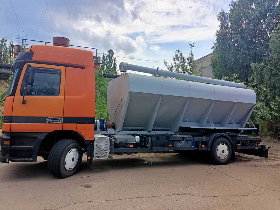 Бункер ЗСК-Ф-15 (завантажувач сухих кормів) 4-ьох, 5-ти, 6-ти секційні