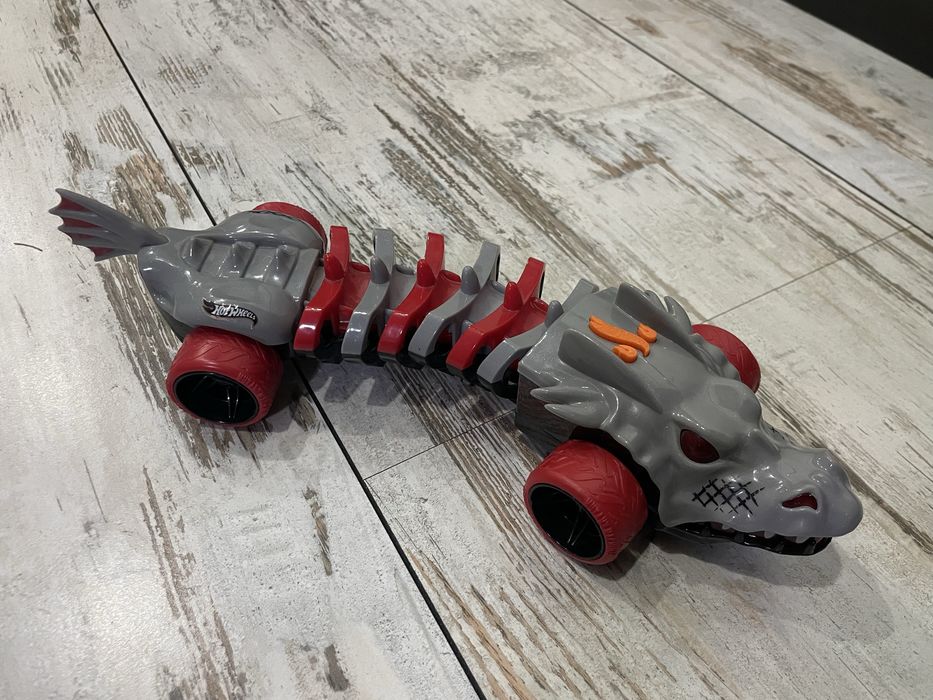 HotWheels Mutant Skullface 32 см