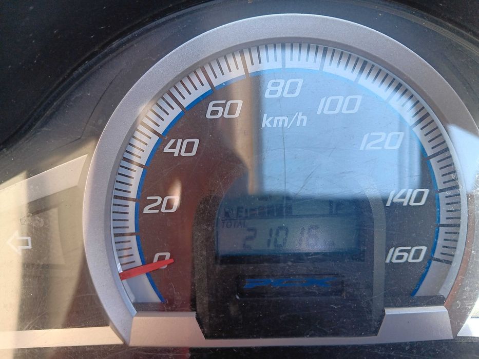 Honda PCX 125 económica e sem acidentes