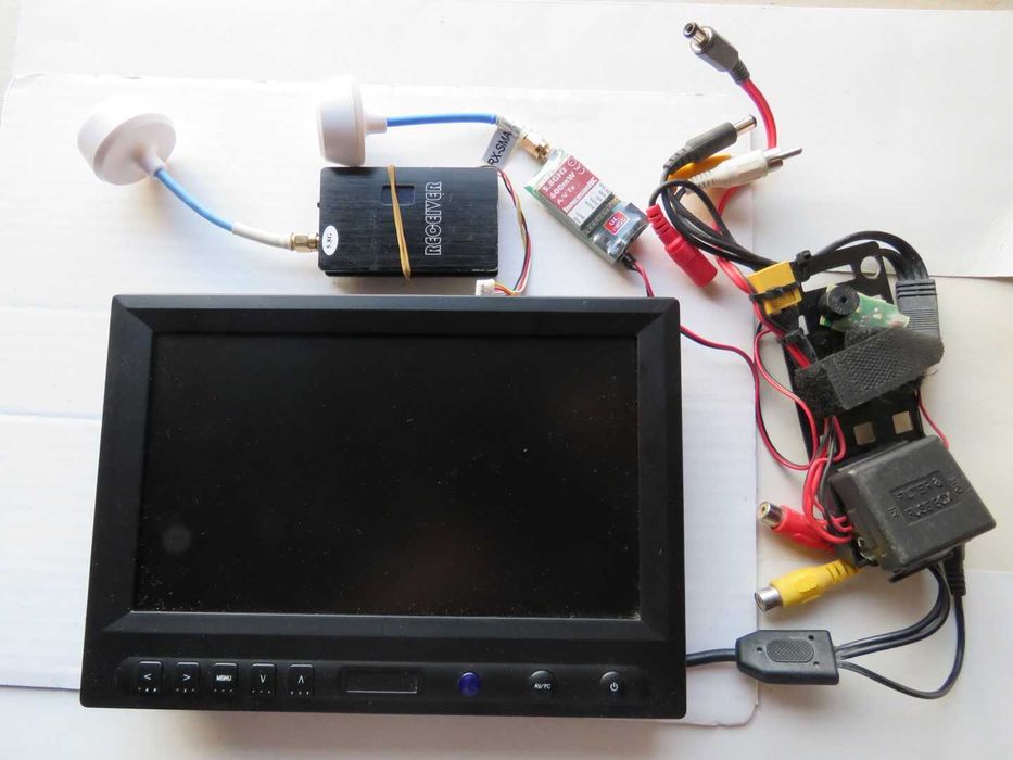 Immersion Emissor RC (5.8 GHz, 600 mW A/V/Tx), Receiver (5.8 GHz), Monitor64740666487169122