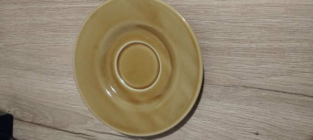 Talerzyki do filiżanek PRL brązowe