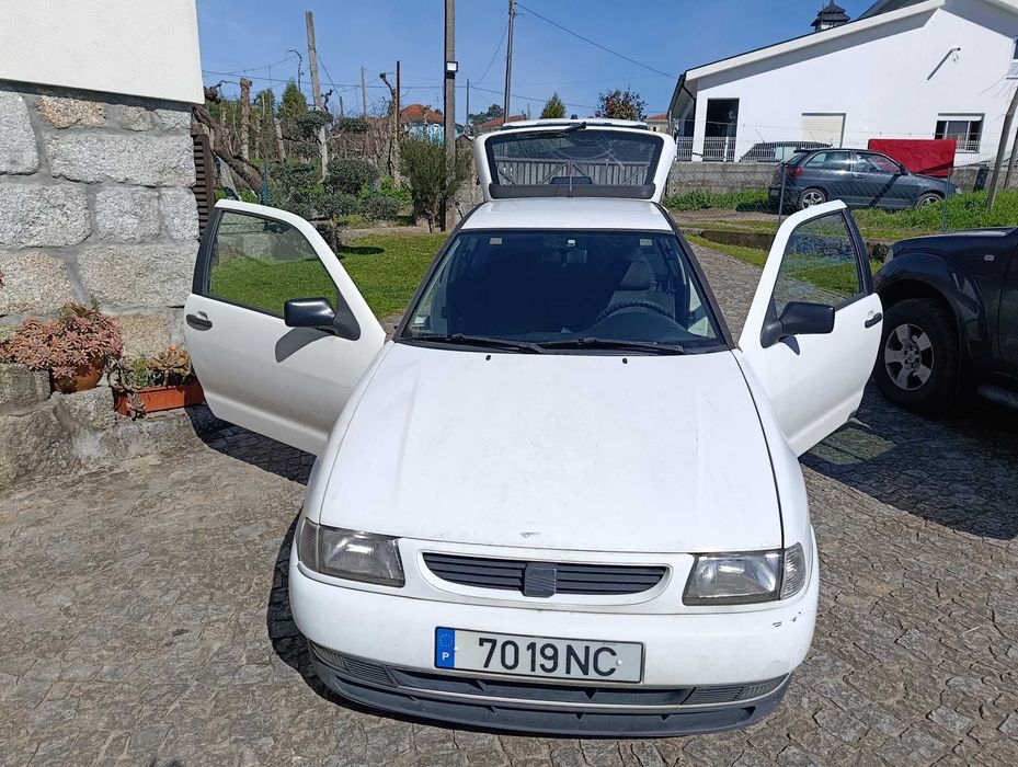 Seat Ibiza em bom estado para venda