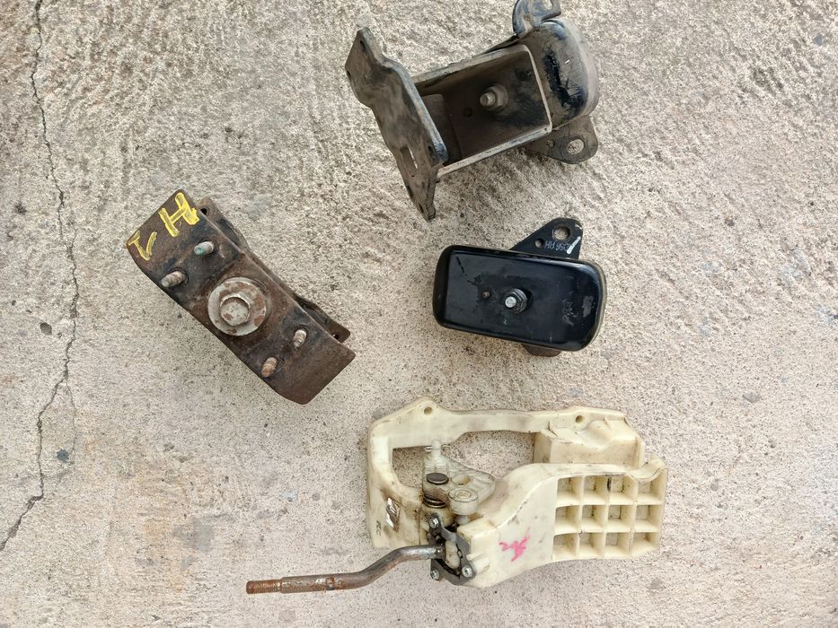 Подушка двигуна коробки куліса Hyundai H1 з малим пробігом