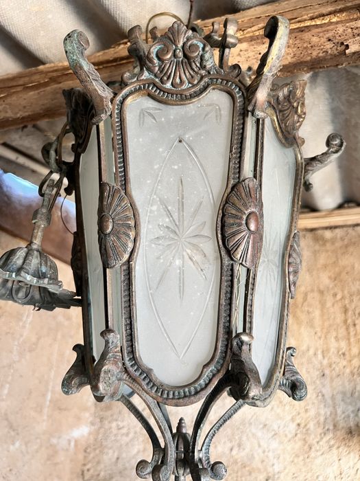 Candelabro de latão rococó.Anos 40 vintage