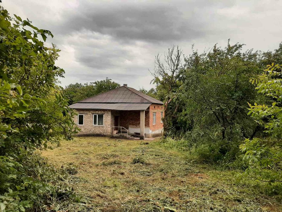 Продаж будинку у селі Утіховичі