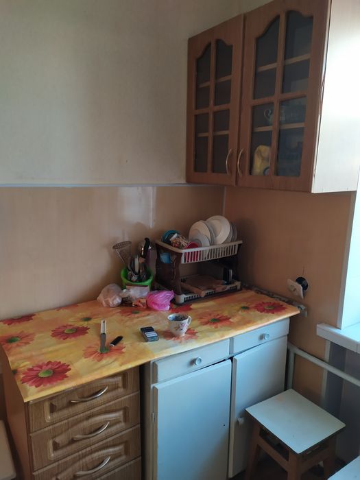 Здам в оренду прохідну кімнату для дівчини без ріелторів.