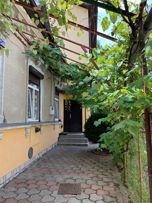 Продам квартиру в центрі